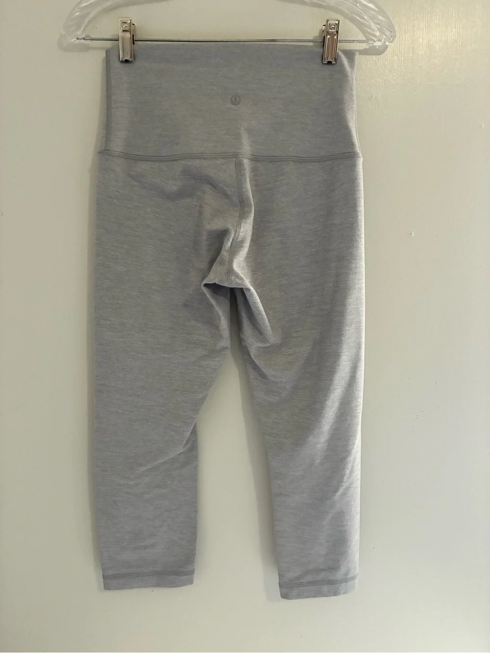 Lululemon Cropped Gray Leggings Old Style SZ 6